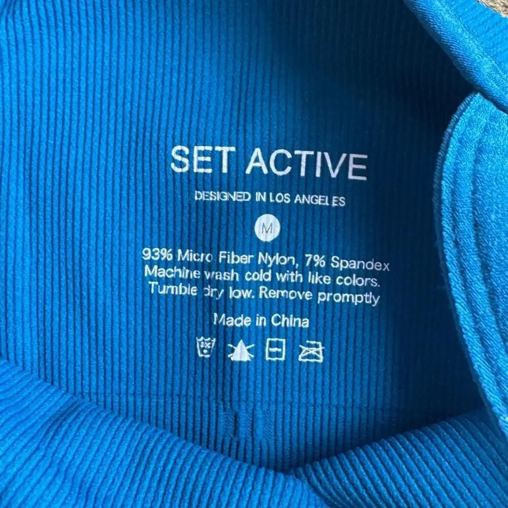 Set-active Women's Blue Crop-top